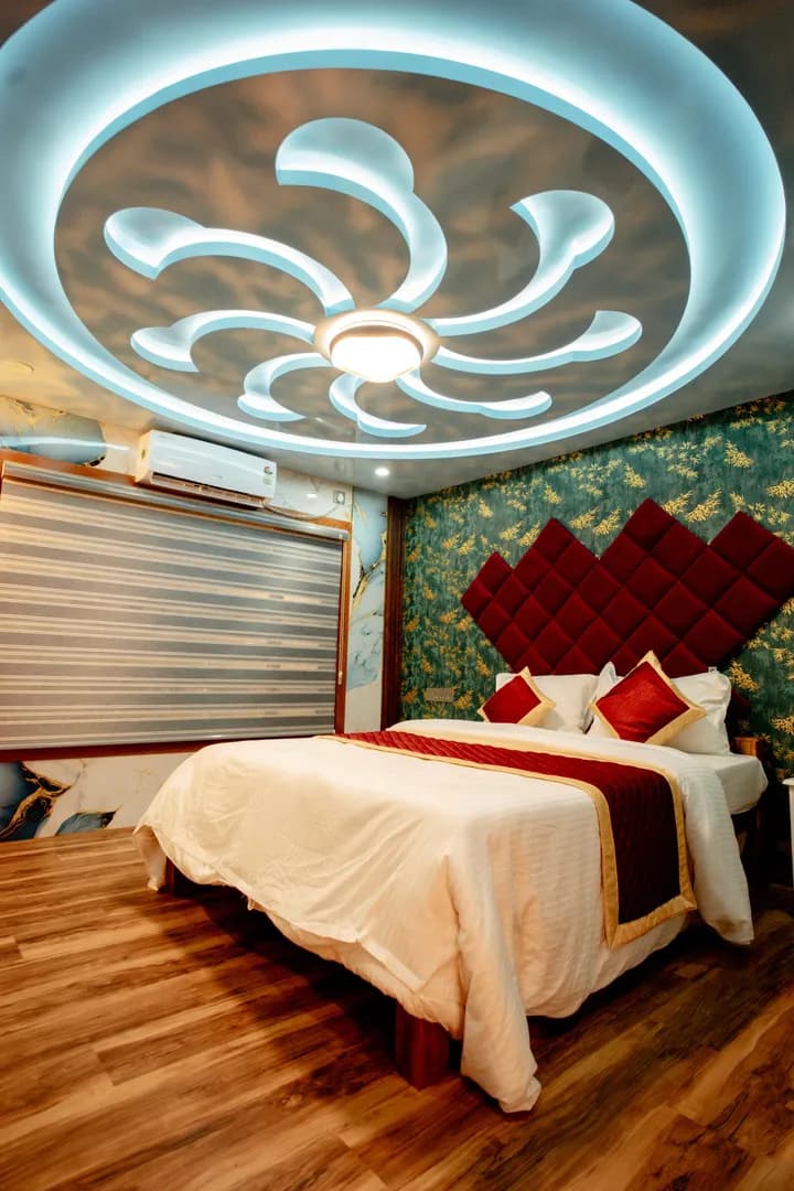 Virtue Premium - 7 Bedroom Premium Houseboat Interior View | Kerala Houseboat Cruise | Alleppey Green Tourism