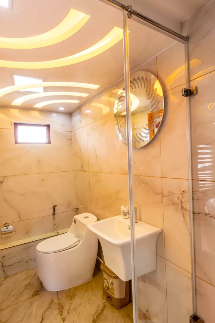 Karuthamma 2 Bed Luxury, houseboat in Alleppey