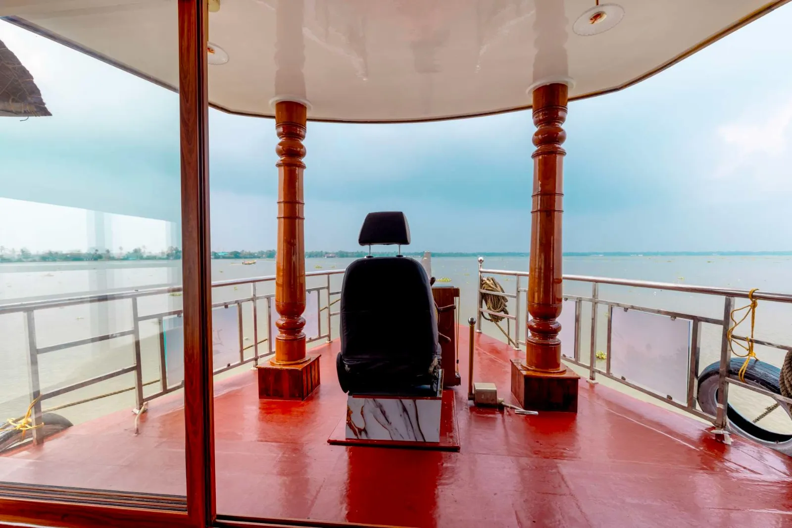Karuthamma 2 Bed Luxury, houseboat in Alleppey