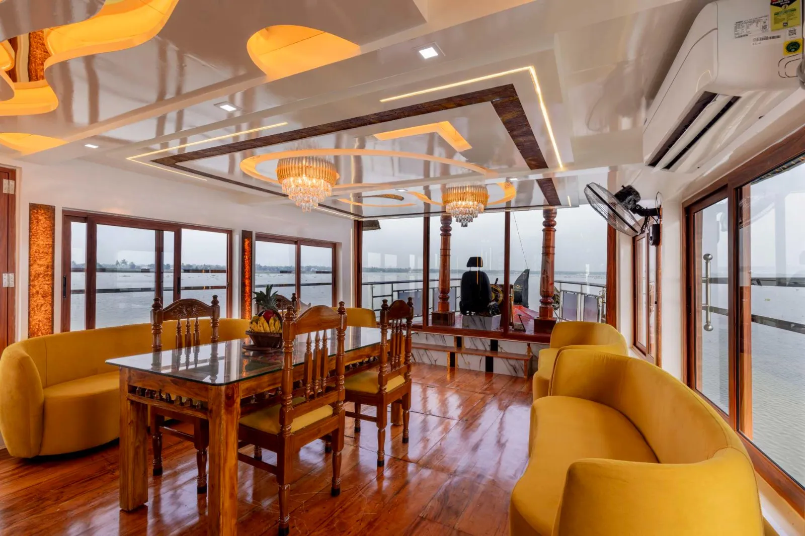 Karuthamma 2 Bed Luxury, houseboat in Alleppey