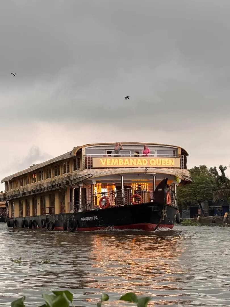 Vembanad Queen 8 Premium